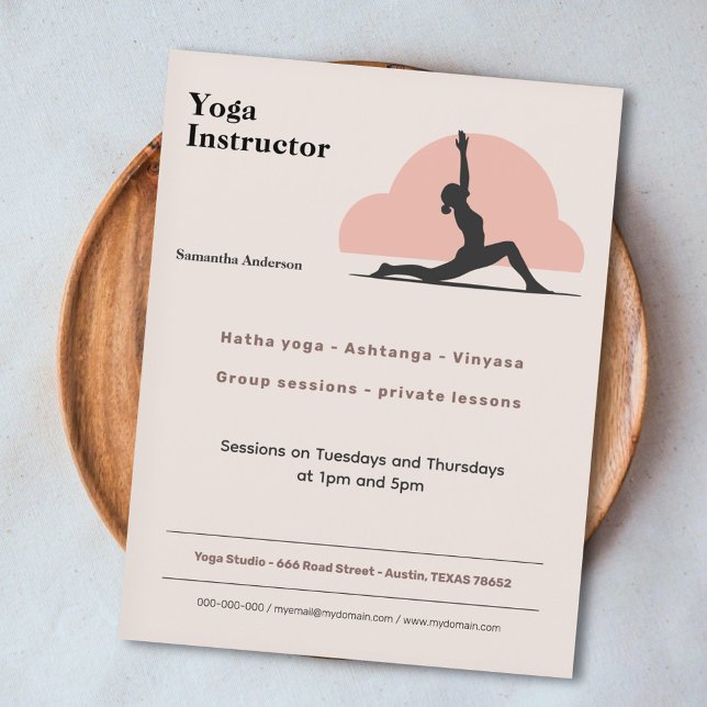 Dose Baixa - Folheto Instrutor Yoga (Low Lunge Pose - Yoga Instructor Flyer)