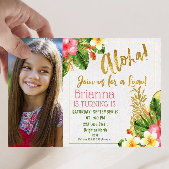 Dourada caligrafia Luau Foto Convite de Aniversári (Tropical Floral Aloha Luau Birthday Invitation with Photo, Gold Pineapple, Aloha Luau Invitation)
