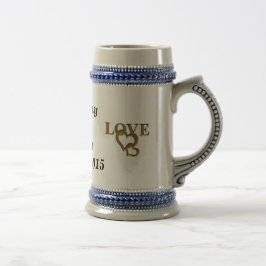 Dourado amor com a Caneca de cerveja de casamento