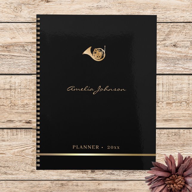 Dourado Horn Elegant Music 2026 - Planejador Anual (Criador carregado)