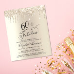 Dourado Orçamento Glitter 60º Convite de Aniversár<br><div class="desc">Elegante,  chic e econômico 60º convite de aniversário com "60 & Fabuloso" escrito em um script de na moda,  um fundo dourado e gotas de brilho dourado. Personalize com seu nome e os detalhes da festa.</div>