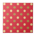 Dourado padrão de bolinhas em vermelho<br><div class="desc">Os tons Dourados bolinhas em um fundo vermelho.</div>