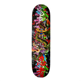 Dragão japonês com o skate dos grafites do Kanji