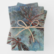 Dragões com Dobras de Bronze num Céu Mágico