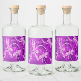 Dragões de prata em um céu magenta