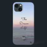 Dream Life Cote Colorida Ocean Sunrise<br><div class="desc">Dream Life cita a capa de telefone de células do sol do oceano. Imagine-se na praia vendo este lindo e colorido nascer do sol. Essa é a vida dos sonhos! A citação "A Vida do Sonho" em uma fonte bonito e preta sobre uma imagem de um nascer de sol rosa...</div>