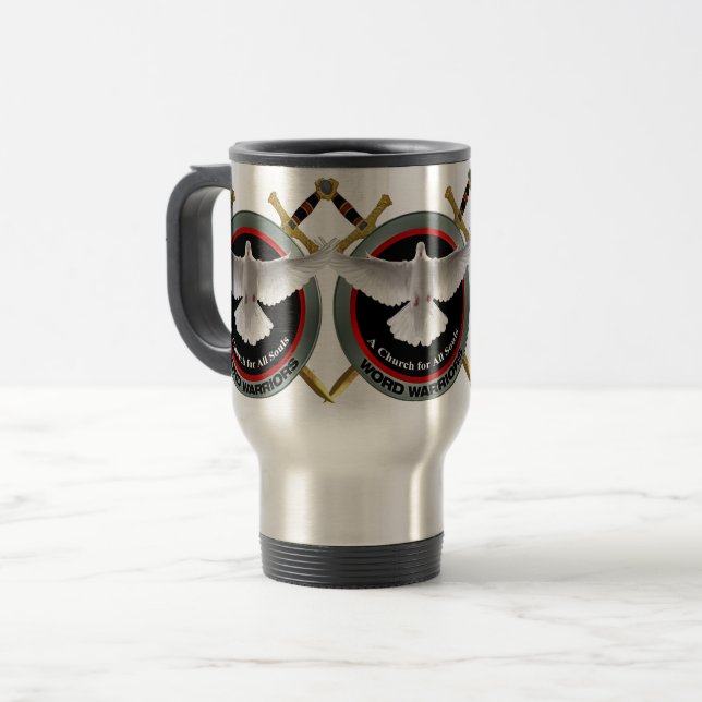 duas espadas com caneca de viagem branca (Frente Esquerda)