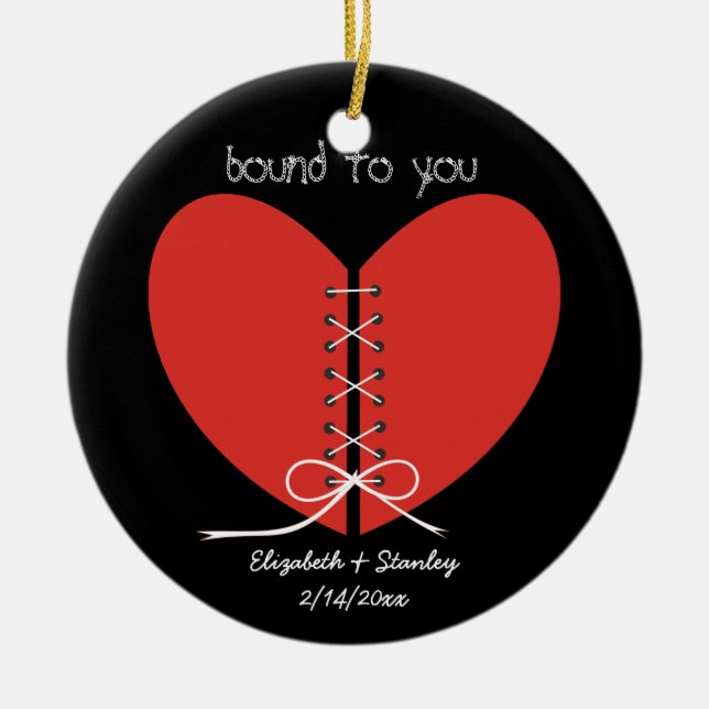 Duas metades de coração atadas com ornamento de fi (Frente)