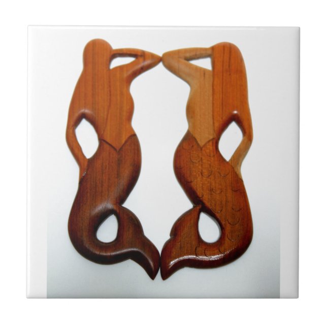 duas sereias de madeira talhada (Frente)