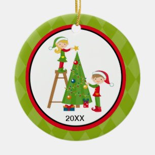 Duendes adoráveis que decoram enfeites de natal d