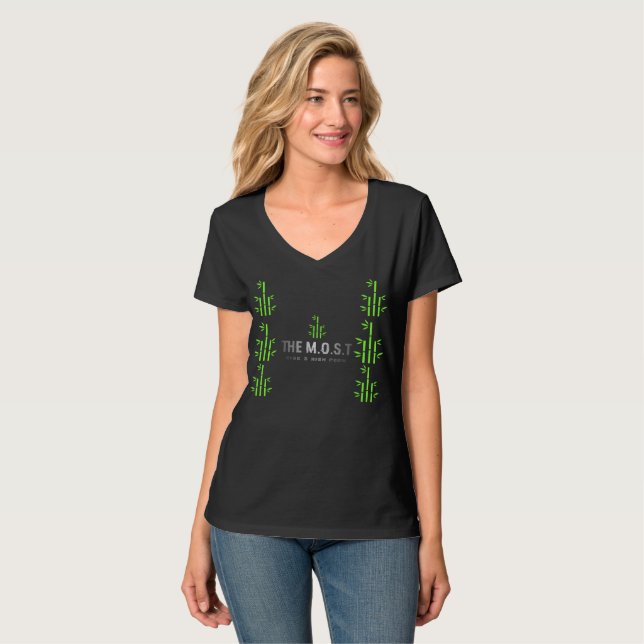 e: Camiseta Básica Feminina com Decote em V (Preto (Frente Completa)