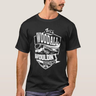 É uma coisa de WOODALL que dá presentes na camisa