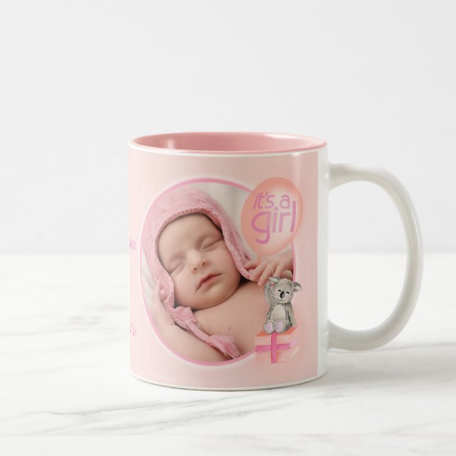 É uma foto de menina, recém-nascido, caneca comemo (Direita)