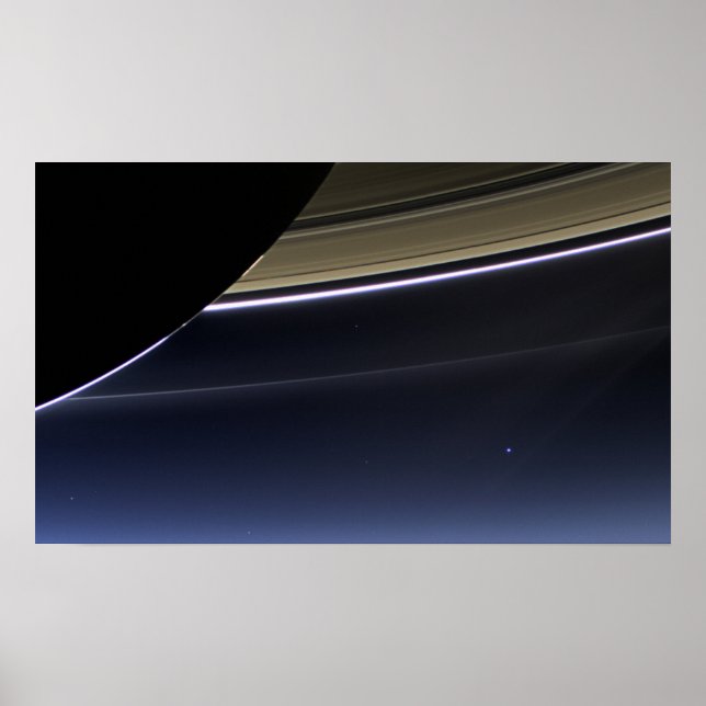 Earth from Saturn Poster (Frente)
