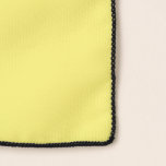 Echarpe Amarelo-Manteiga<br><div class="desc">Conhecidos pelo tom quente,  os tons de borboleta de amarelo adicionam alegria instantânea e um senso de conforto a qualquer espaço,  enquanto complementam facilmente outras matizes. Um neutro convidativo que fica entre amarelo pálido e branco cremoso,  pode ser usado tanto em designs tradicionais quanto modernos.</div>