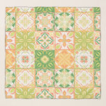 Echarpe azulejos ornamentados em verde e amarelo<br><div class="desc">Azulejos coloridos desenhados à mão,  design decorativo floral,  azulejos ornamentados</div>