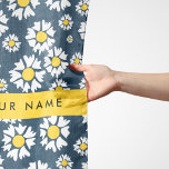 Echarpe Daisy Pattern, White Daisies, Seu Nome<br><div class="desc">Padrão elegante,  na moda e sofisticado com flores brancas margaridas sobre fundo azul marinho. Presente moderno e moderno,  perfeito para o amante floral de design na sua vida. Personalize adicionando o seu nome,  apelido,  monograma ou iniciais.</div>