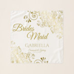 Echarpe Favor de Casamento de Bridesmaid, Dourado Elegante<br><div class="desc">Este lindo cachecol de chiffon é projetado como presente de casamento ou favor para as damas de Bridesmaids. Projetado para coordenar com nossa Suíte de Casamento Elegante Gold Foil, ele apresenta um arquivo de película dourada florescendo uma fronteira sofisticada com a leitura sofisticada de "Brides Maid", assim como um lugar...</div>
