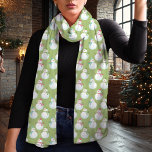 Echarpe Festivo Verde Snowman Padrão Feriado de inverno<br><div class="desc">Abraçar o espírito de férias com este charmoso lenço verde de inverno apresentando um adorável padrão de bonitão. Perfeito por adicionar um toque lúdico, mas festivo, ao seu guarda-roupa sazonal, este design mostra bonitos bonitos bonitos bonitos bonitos como um fundo verde vibrante. Quer você esteja se vestindo para um encontro...</div>