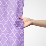 Echarpe Lábio Roxo, Quatrefoil, Trellis Marroquina<br><div class="desc">Elegante,  na moda e sofisticado padrão marroquino em cor roxa. Presente moderno e moderno,  perfeito para o amante do trabalho de latência em sua vida.</div>