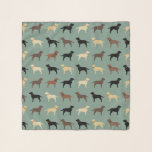 Echarpe Labrador Retriever Dog Silhouettes Laboratórios de<br><div class="desc">O padrão de lojas Labrador Retriever com Black Labs,  Yellow Labs,  Chocolate Labs e Fox Red Labradores. Este cachecol de padrão de cães faz um presente perfeito para amantes do laboratório! ©Jenn Inashvili</div>
