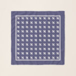 Echarpe Padrão marinho Azul Fleur de Lis Branco<br><div class="desc">Este cachecol apresenta um padrão clássico de pulgas francesas brancas,  arranjado diagonalmente num fundo azul marinho. Uma borda branca fina e uma borda azul marinho mais larga enquadram o design.</div>