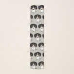 Echarpe Piebald Dachshund Cute Puppy Dog Patterado<br><div class="desc">Este cachecol na moda chiffon é um acessório divertido para qualquer estação. Cinza com padrão Piebald Dachshund. Faz um presente perfeito para mães Doxie. Veja o Doodle World de Jenn para mais cãozinhos reproduzirem acessórios e presentes temáticos.</div>