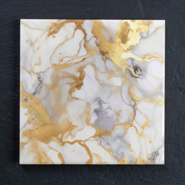 Efeito de mármore branco e dourado do estilo luxuo (Luxury style white and gold marble effect ceramic tile.)