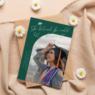Ela Acreditou no Cartão de Foto de Graduada Curvad