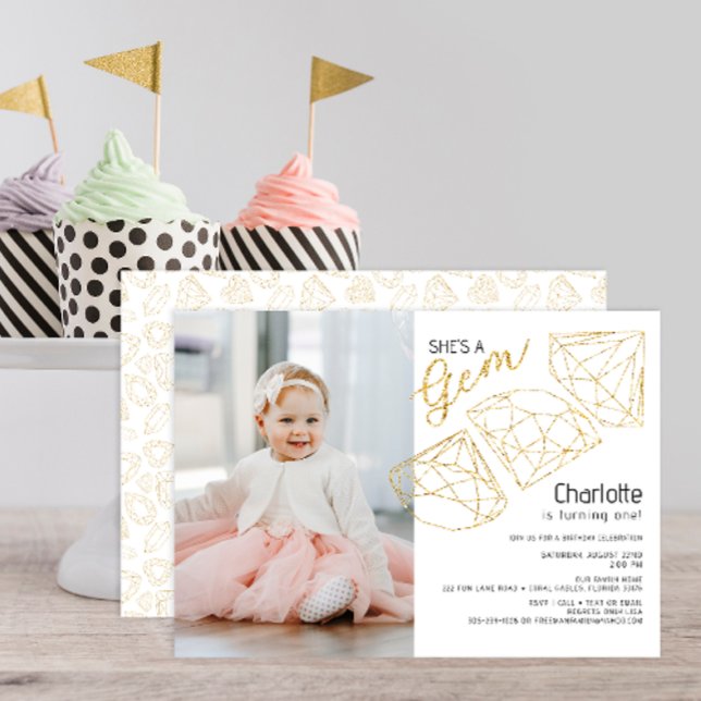 Ela é um convite para Festa de aniversário de foto (she's a gem birthday party glitter gold photo 1st birthday invitation)
