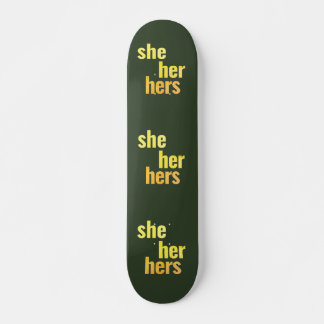 Ela/Ela/Seus Pronounes No Skateboard