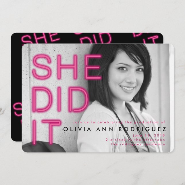 Ela Fez Um Convite À Festa de formatura Neon Light (Frente/Verso)