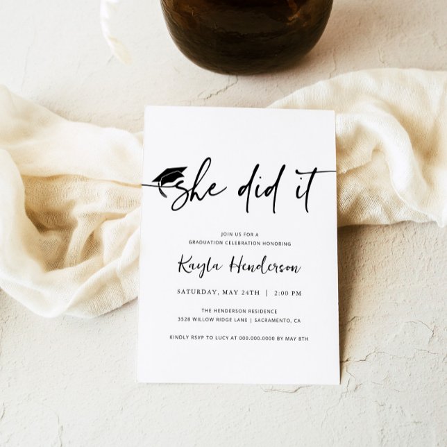 Ela Fez Um Convite De Graduação (Criador carregado)