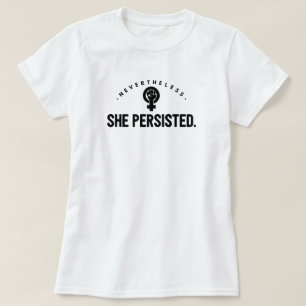 Ela persistiu a camiseta básica das mulheres