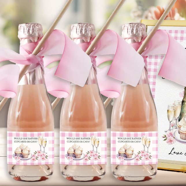 Ela poderia Preferencialmente Cupcake ou champanhe (Bottle Favor labels from Cupcakes and Cava Bridal Shower Collection by Darling & May)