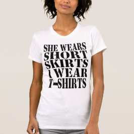 ela veste saias curtas eu visto camisas