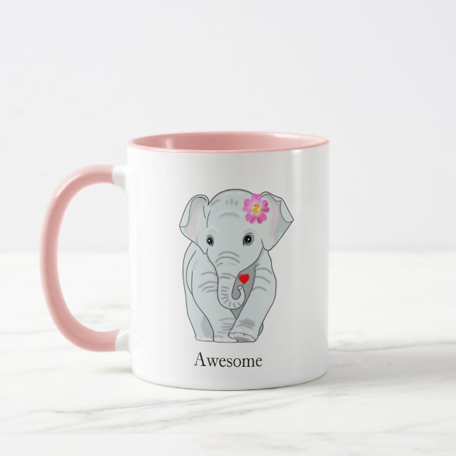 Elefante Bonito Segurando uma Caneca do Coração (Esquerda)