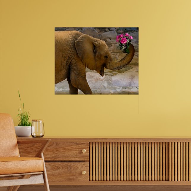 Elefante com Poster de Rosa (Sala de Estar 2)