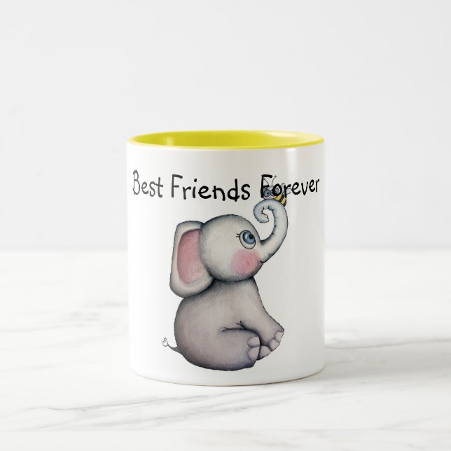 Elefante do bebê com a caneca dos amigos da abelha (Centro)