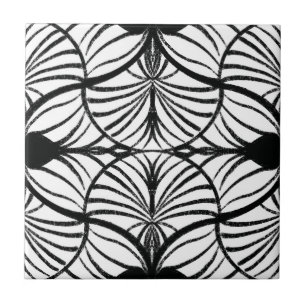 Elegante Art Deco Black & White Gouache Scallops