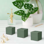 Elegante Caixa de Presente de Luxo com Padrão Verd<br><div class="desc">Celebre com sofisticação usando estas caixas de presente de luxo com padrão verde. Concebidas com um visual texturizado refinado, são perfeitas para casamentos, aniversários e eventos festivos. Cada caixa robusta adiciona um toque de elegância aos seus presentes ou guloseimas, oferecendo uma maneira bonita e prática de impressionar seus convidados sempre....</div>