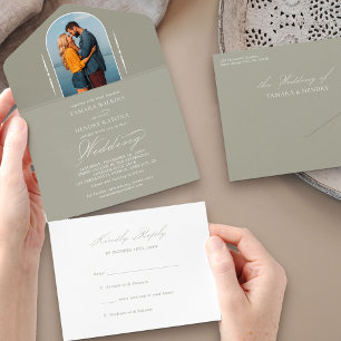 Elegante Caligrafia Verde Sage Foto RSVP Casamento