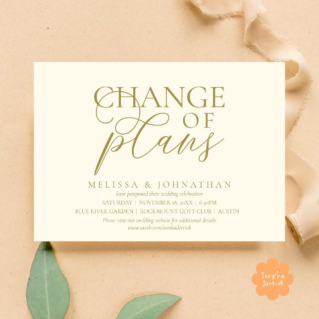 Elegante Cartão de Adiamento de Casamento Mudança  (Chic Typographic Wedding Postponement Change of plans Date Changed Invitation Card in Gold Cream)