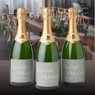 Elegante Casamento em Verde Sage com Letra de Cora