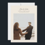 Elegante convite de casamento com caligrafia e col<br><div class="desc">moderno cartão Save the Date de casamento com caligrafia e 5 fotos. Este cartão elegante inclui uma foto na frente e 4 no verso com texto e fundo personalizados. colagem</div>