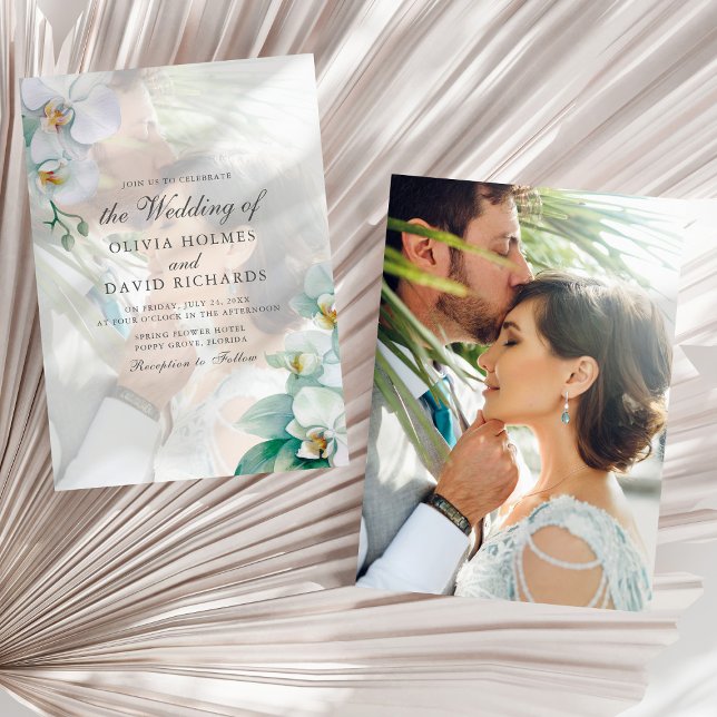 Elegante Convite de Casamento com Foto de Orquídea (Elegant Minimalist White Orchid Photo Wedding Invitation on a sunny white dry palm leaf.)