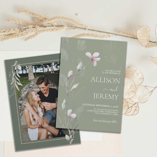 Elegante Convite de casamento Dourado Botânico Ele (sage green gold botanical minimalist photo wedding invite)