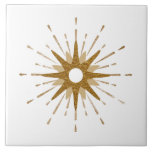 Elegante Dourado Starburst | Grande<br><div class="desc">azulejo decorativo inspirado moderno século médio, com rajada de ouro retrorada vintage, servindo de ponto focal, complementado por elementos modernos de design de estouro. Design simples e limpo de starburst em uma paleta de cores dourada e branca. Um design de uma coleção coordenadora. Projetado como um modelo, você pode criar...</div>