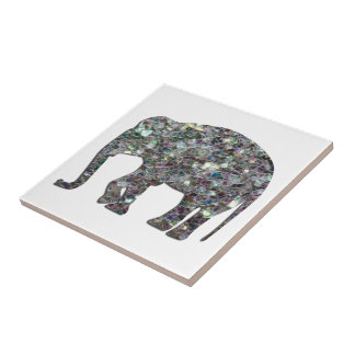 Elegante elefante brilhante em mosaico prateado so