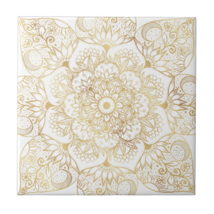 Elegante Mandala Floral em Ouro Branco